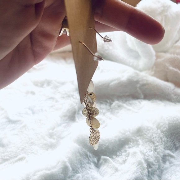 NWT Drop Earrings – Gold & White, 3" ✨ - Picture 9 of 9